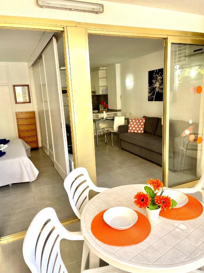 Apartbeach Novelty Climatizado Y Vistas Playa Салоу Екстер'єр фото