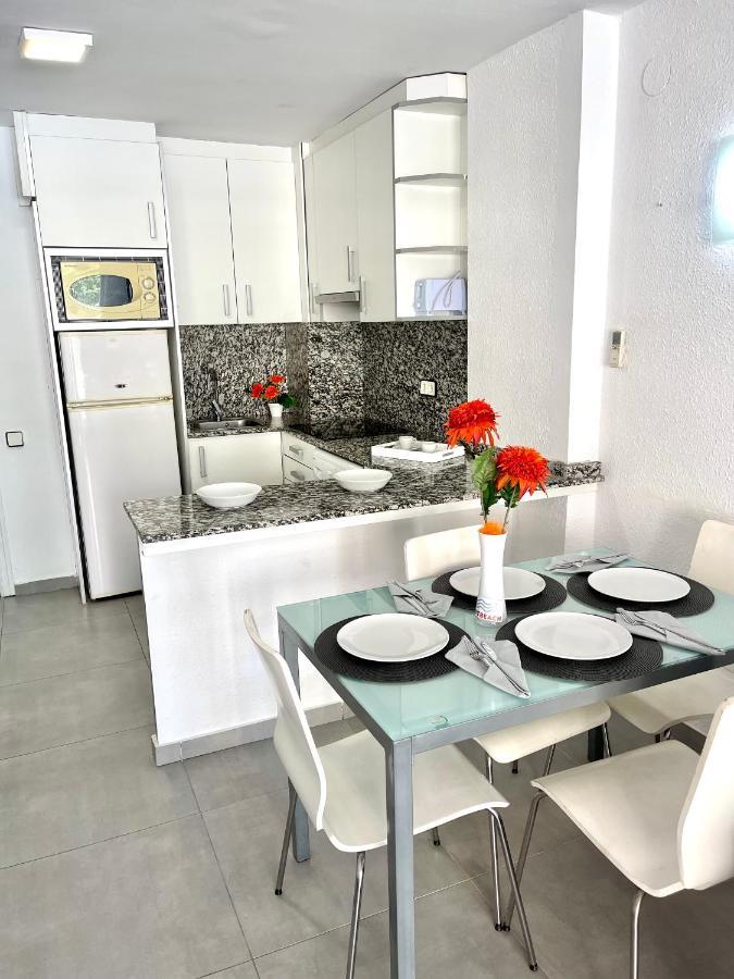 Apartbeach Novelty Climatizado Y Vistas Playa Салоу Екстер'єр фото