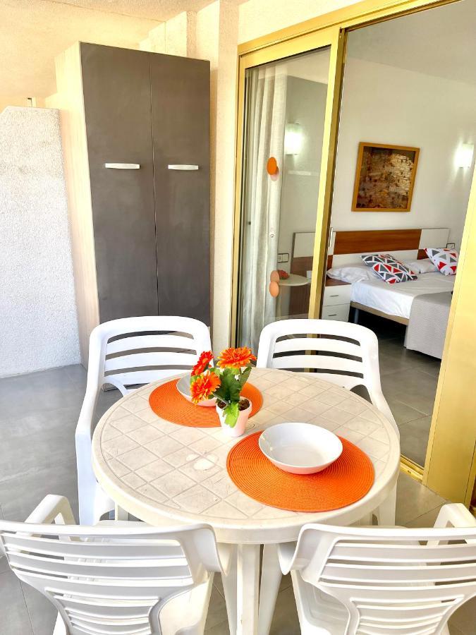 Apartbeach Novelty Climatizado Y Vistas Playa Салоу Екстер'єр фото